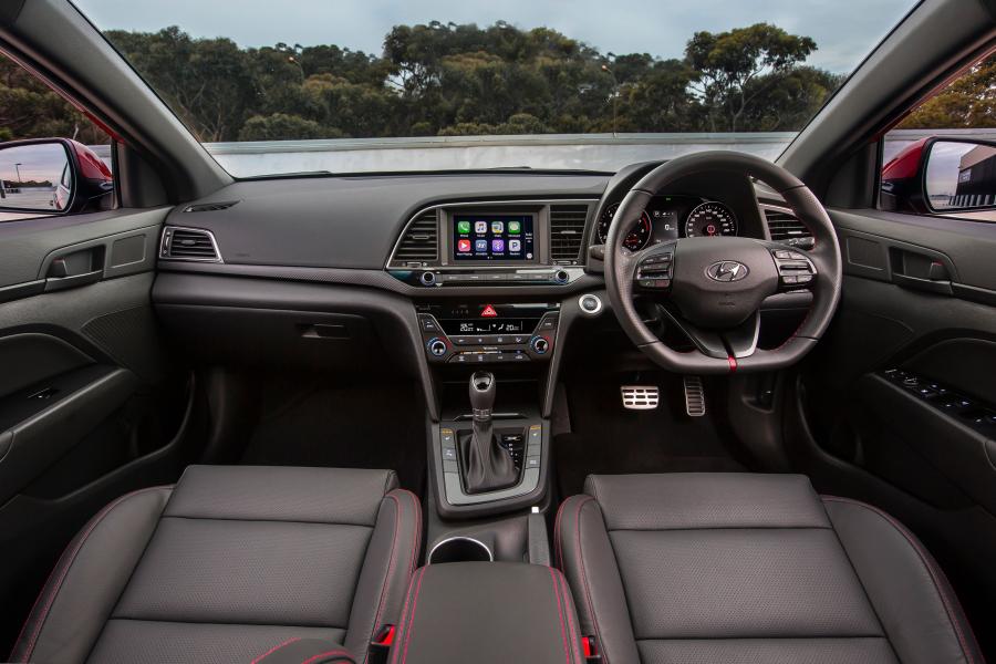 Торпедо Hyundai Elantra SR Turbo 2016 года  (AU) (фото 31 из 31)
